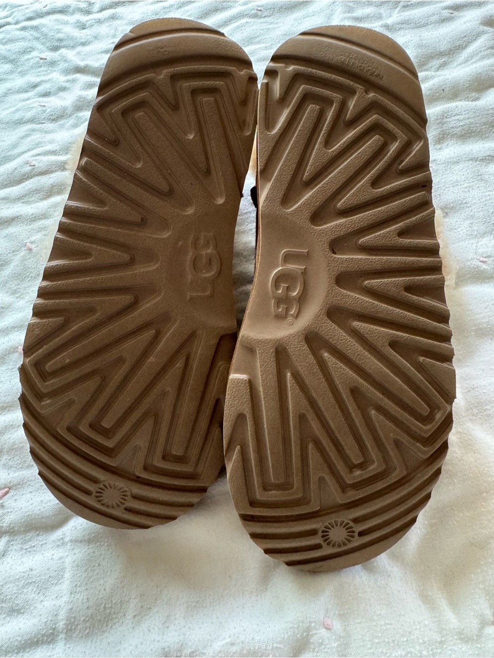 UGG Bailey Bow II Chestnut Sheepskin Boots Women’s Size 6 - Picture 7 of 7